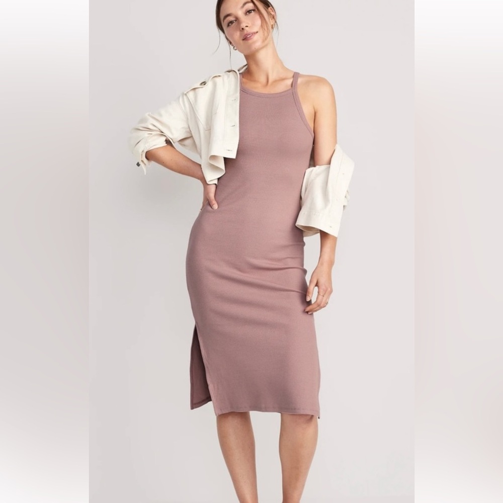 Old Navy Fitted Sleeveless Rib-Knit Midi Dress for Women- medium